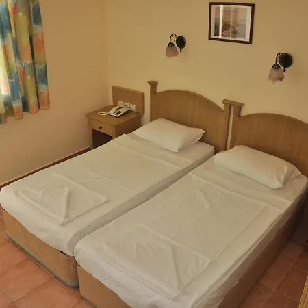 Amber-rose Aparthotel 3*