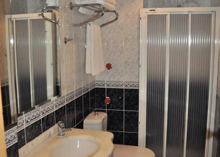 Amber-rose Aparthotel 2*