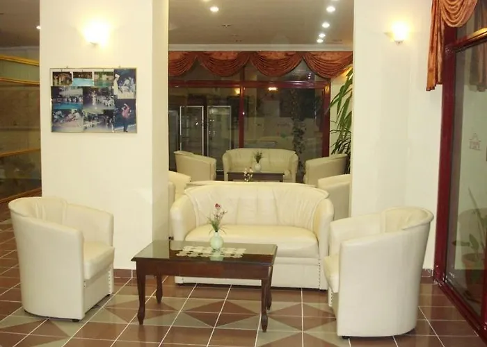 Amber-rose Aparthotel 2*