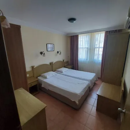 Amber-rose Apartahotel