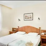 Amber-rose Aparthotel