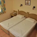 Amber-rose Aparthotel 2*